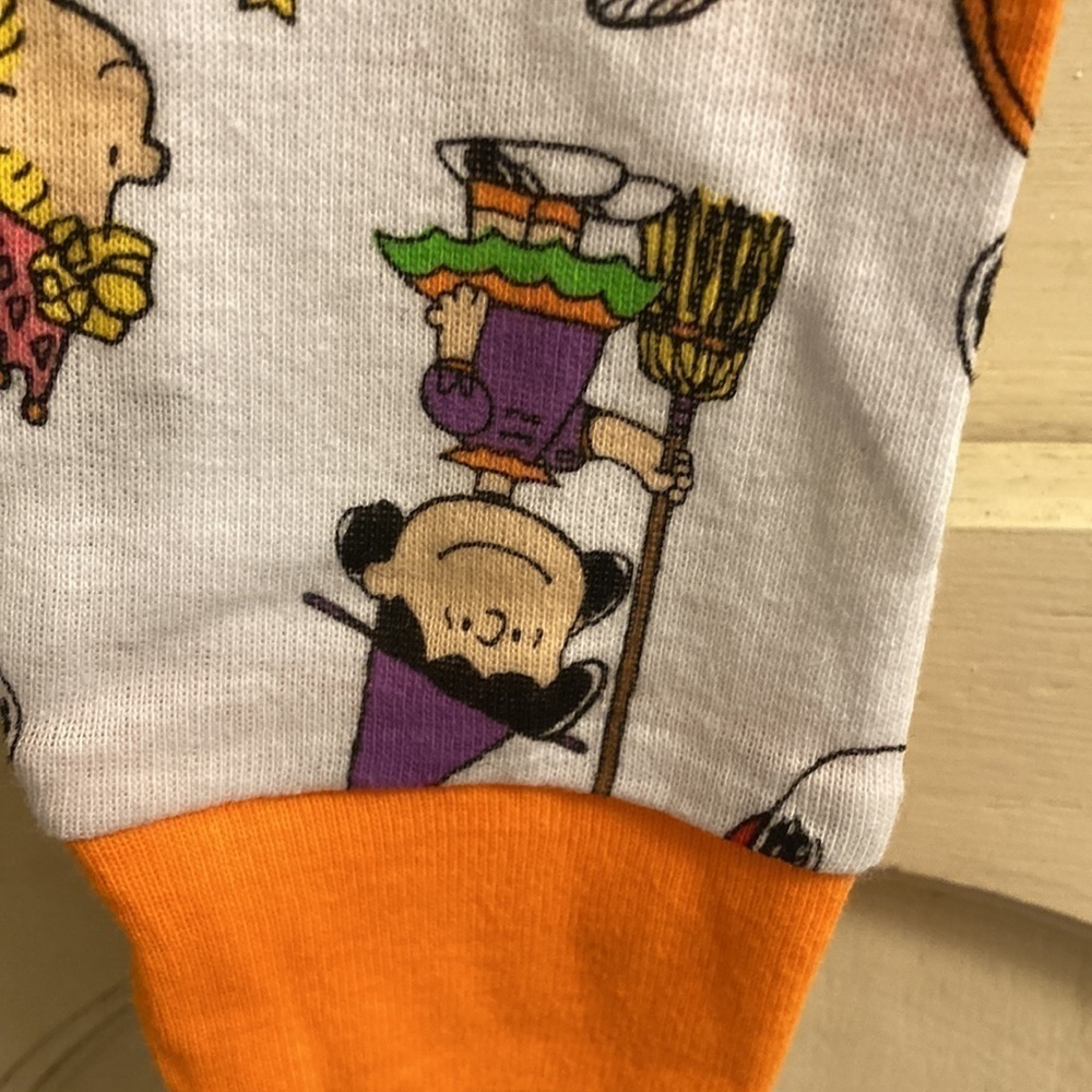 NWT PEANUTS SNOOPY CHARACTERS HALLOWEEN CHILD / KIDS SIZE 4 PAJAMAS - Picture 7 of 9